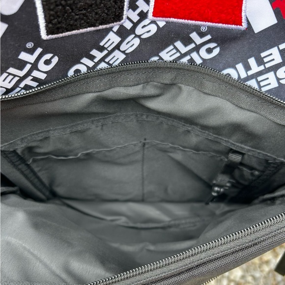 NWT Russell Athletics Backpack Bookbag Color BLack And Red Laptop Sleeve - Picture 2 of 12